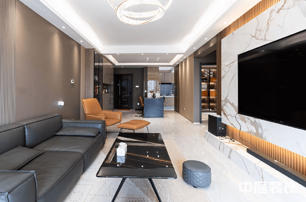 黃有斌：翡翠時光&mdash;&mdash;精工、材質打造現(xiàn)代新輕奢生活